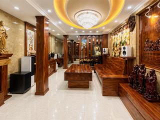 Nhà đẹp 180m2(8x20) chỉ nhỉnh 20 tỷ  khu cách mạng tháng 8  tân bình