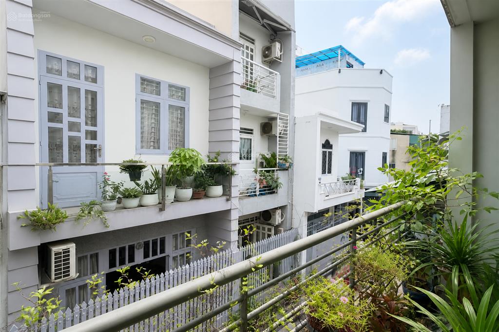 Nhỉnh 7 tỷ  trung tâm quận 3  gần mặt tiền khu trương định  dt 52m2(4x13) vuông đẹp