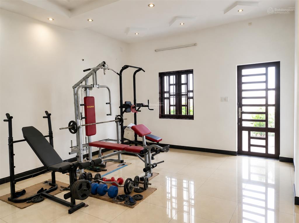 Chủ gấp bán nhỉnh 13 tỷ  dt 125m2(mt4.8m) hxh sát mặt tiền trường chinh