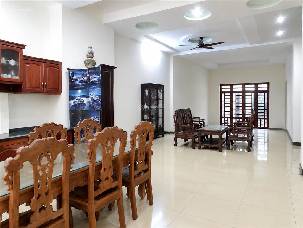 Chủ gấp bán nhỉnh 13 tỷ  dt 125m2(mt4.8m) hxh sát mặt tiền trường chinh