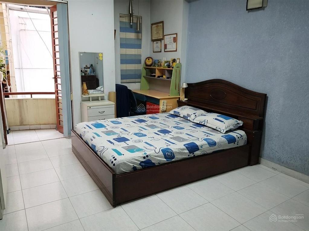 Hiếm nhất huỳnh văn bánh  phú nhuận  sát mặt tiền  4 tầng  dt 55m2(4x14) nhỉnh 9 tỷ