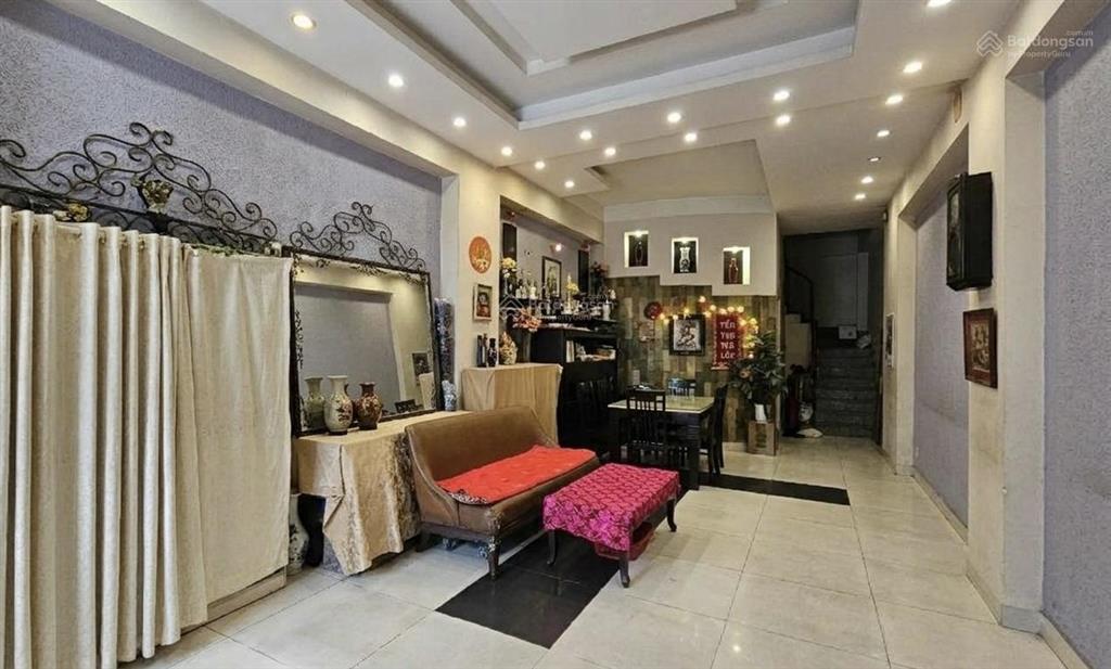 Hiếm nhất huỳnh văn bánh  phú nhuận  sát mặt tiền  4 tầng  dt 55m2(4x14) nhỉnh 9 tỷ
