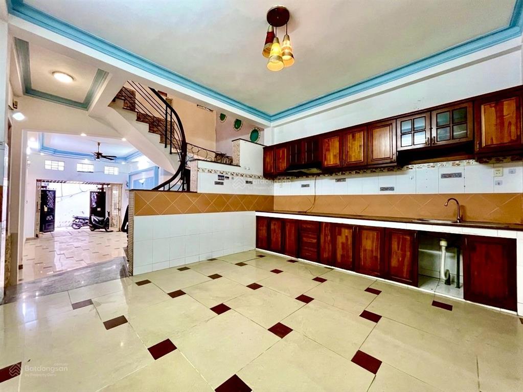 Nhà 4t  dt 83m2(4x20m) chỉ 10 tỷ 89 tl  liền kề q1  ngay ngã 4 phú nhuận  phan xích long