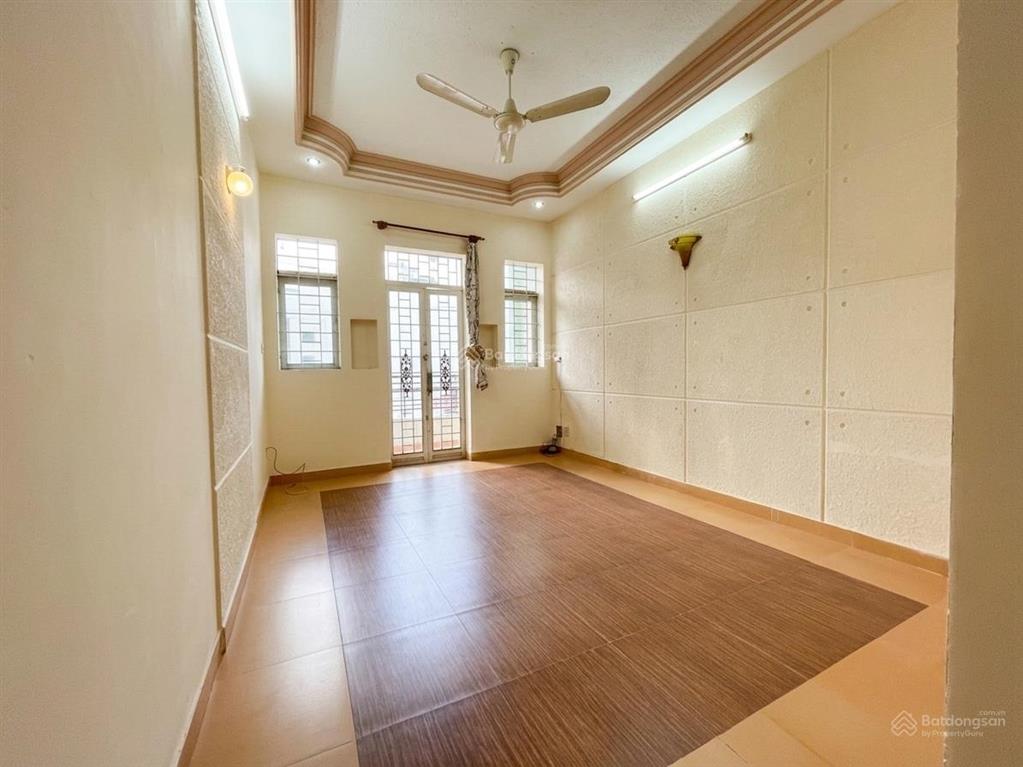 Nhà 4t  dt 83m2(4x20m) chỉ 10 tỷ 89 tl  liền kề q1  ngay ngã 4 phú nhuận  phan xích long
