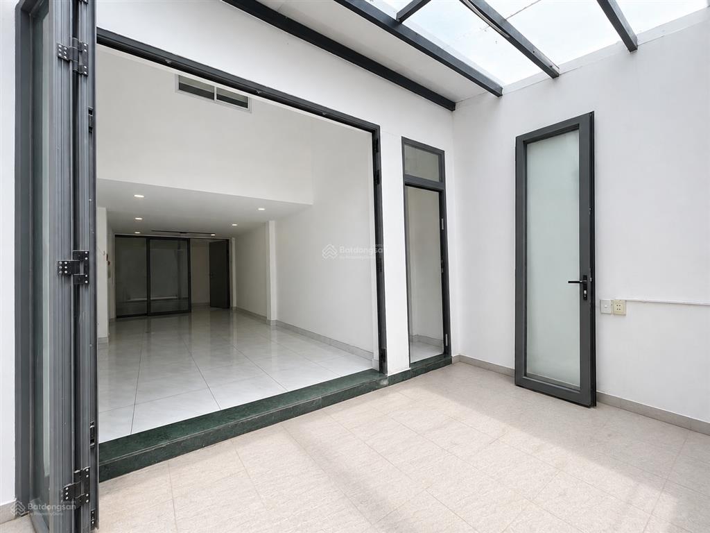 Gấp bán nhà 5 tầng hxh sát mặt tiền phan xích long  dt 72.2m2 (4.4x16m) chỉ 11.9 tỷ tl
