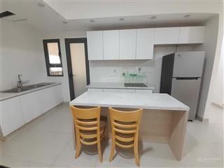 Căn này chắc cho thuê rẻ nhất topaz rồi ạ, diên tích rộng nhất , 2 ban công thoáng mát