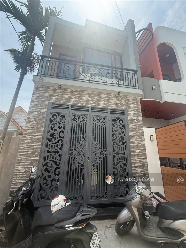 Nhà lầu mới đẹp gần giáo xứ thuận hòa, kdc tân phong biên hòa
sổ riêng, thổ cư đầy đủ