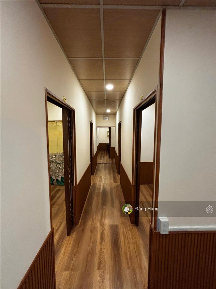 Sang nhượng mặt bằng thảo điền, quận 2 (hơn 300m2) 3 tầng  trục đường lớn. giá thuê 110tr/th