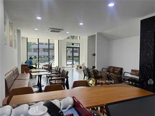 Sàn văn phòng trống suốt (110m2) mặt tiền bát nàn, thạnh mỹ lợi, q2  trống sẵn  giá 18tr/th