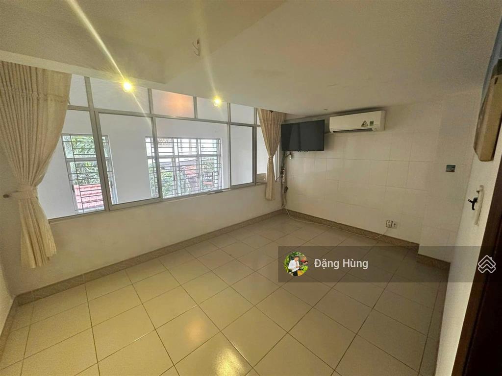 Nhà nguyên căn làng báo chí, thảo điền  4 tầng (dt 4.9x11m). giá thuê tốt 24,5tr/th