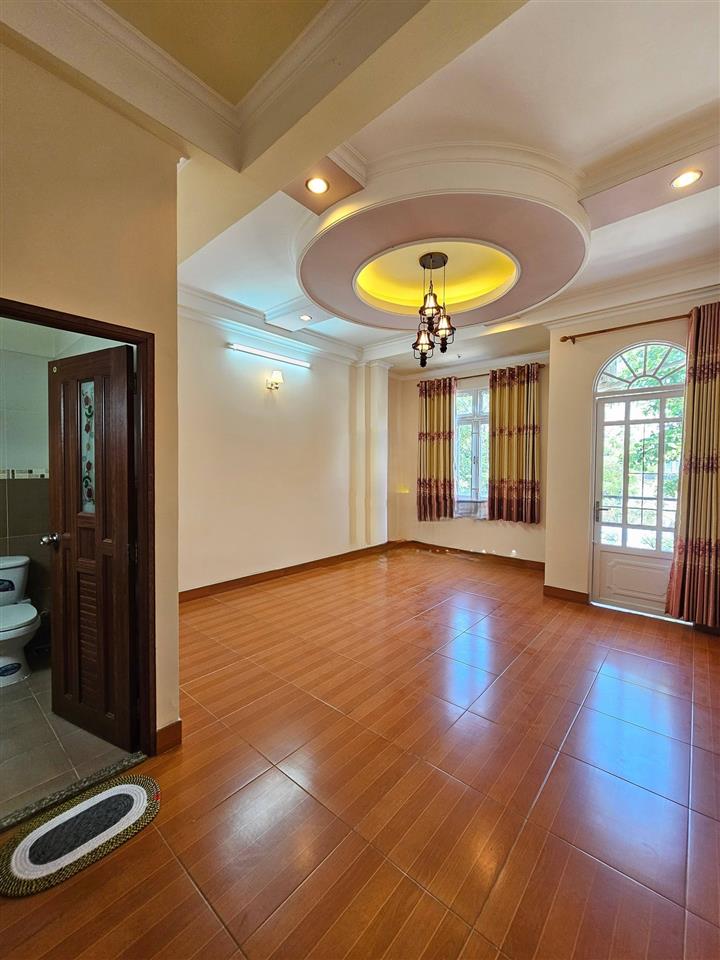 Cho thuê nhà nguyên căn làng báo chí, thảo điền, quận 2 (5x11,5m) 1 trệt 3 lầu. giá thuê 28tr/th