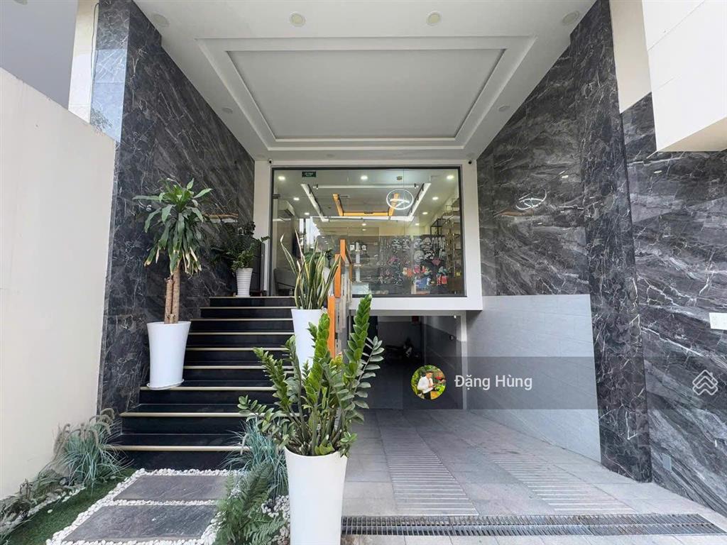 Cực hot! cho thuê tòa nhà mặt tiền đường thảo điền (5.8x28m), 5 tầng + thang máy. giá 220tr/th