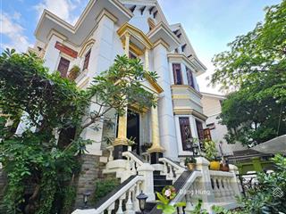 Cho thuê biệt thự nguyễn văn hưởng, thảo điền (rộng 360m2)  sẵn hồ bơi. giá thuê chỉ 129tr/th