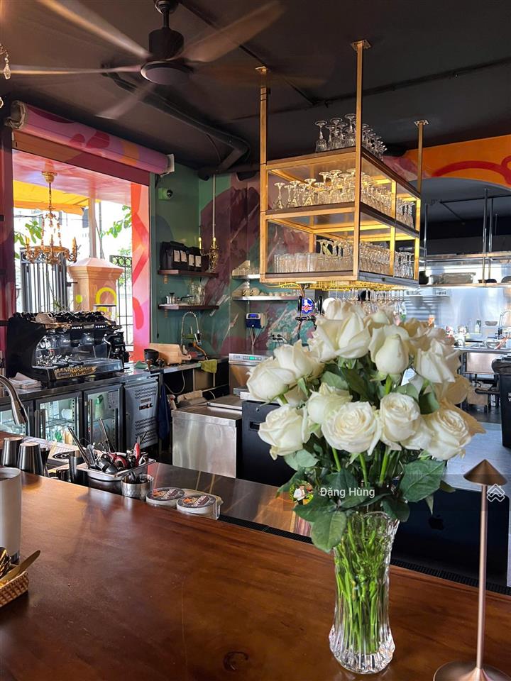 Mặt bằng coffeenhà hàng nguyễn văn hưởng, thảo điền  (230m2), giá 99tr/th