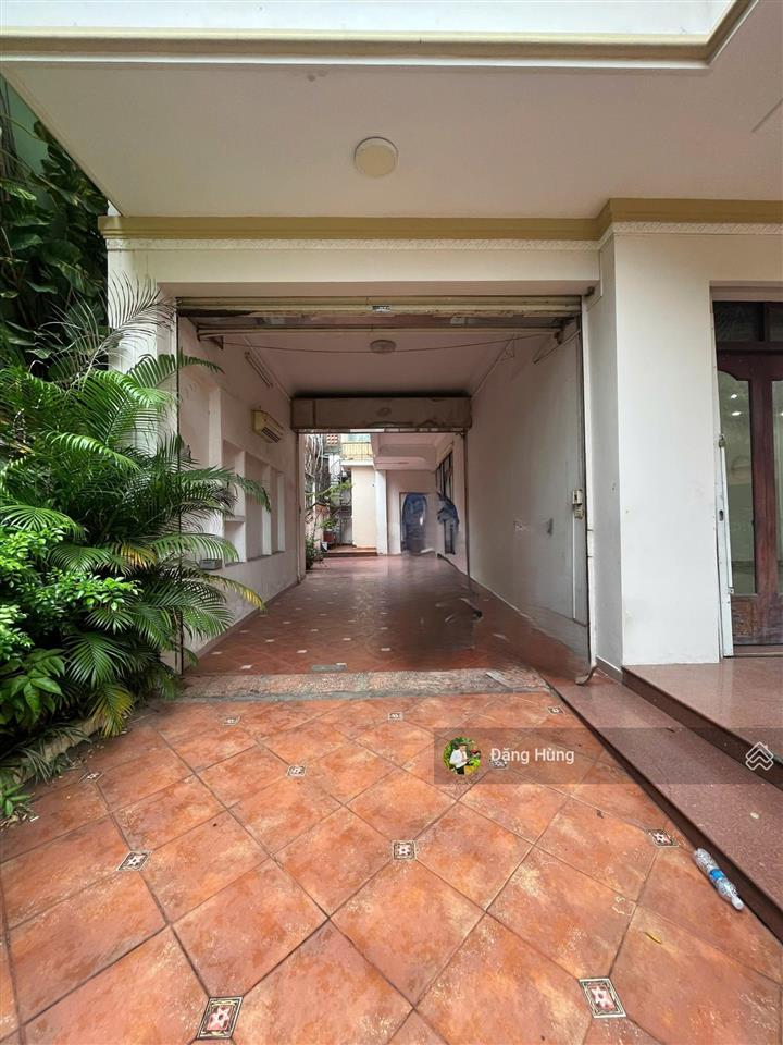 Biệt thự kinh doanh thảo điền, quận 2  rộng 500m2, 1 trệt 1 lầu, vị trí đẹp. giá 140tr/th