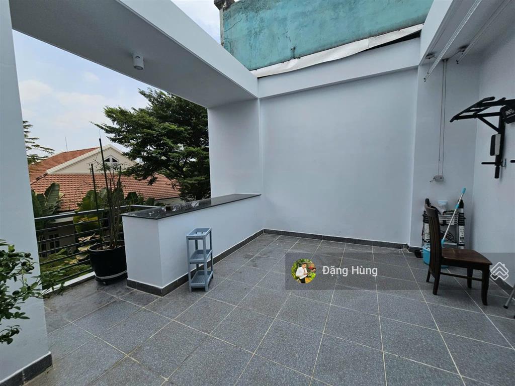 Cho thuê nhà nguyên căn 3 tầng khu làng báo chí (5x11m)  gần trường quốc tế. giá thuê 40tr/th