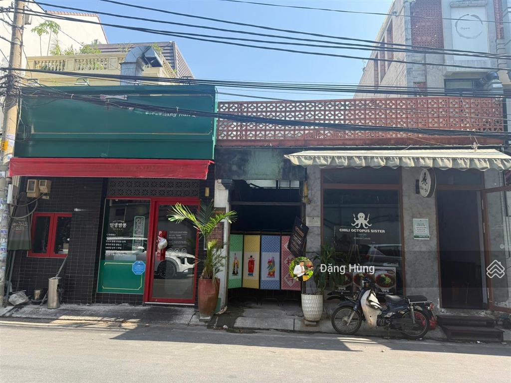 Cho thuê mặt bằng cạnh masteri thảo điền, quận 2  3 tầng (300m2). giá 92tr/th (đã vat)