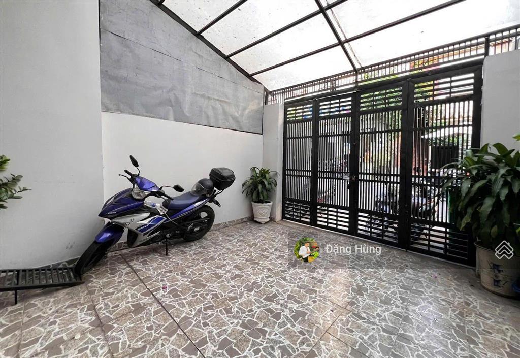 Nguyên căn nguyễn bá huân thảo điền, q2  1 trệt 3 lầu  kinh doanh đa dạng. giá thuê 55 triệu/th