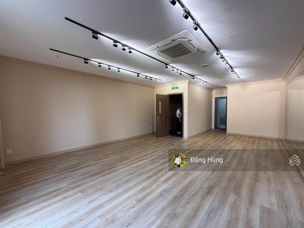 Sàn văn phòng trống suốt + sẵn máy lạnh tại masteri an phú, quận 2 (50m2). giá 15tr/th