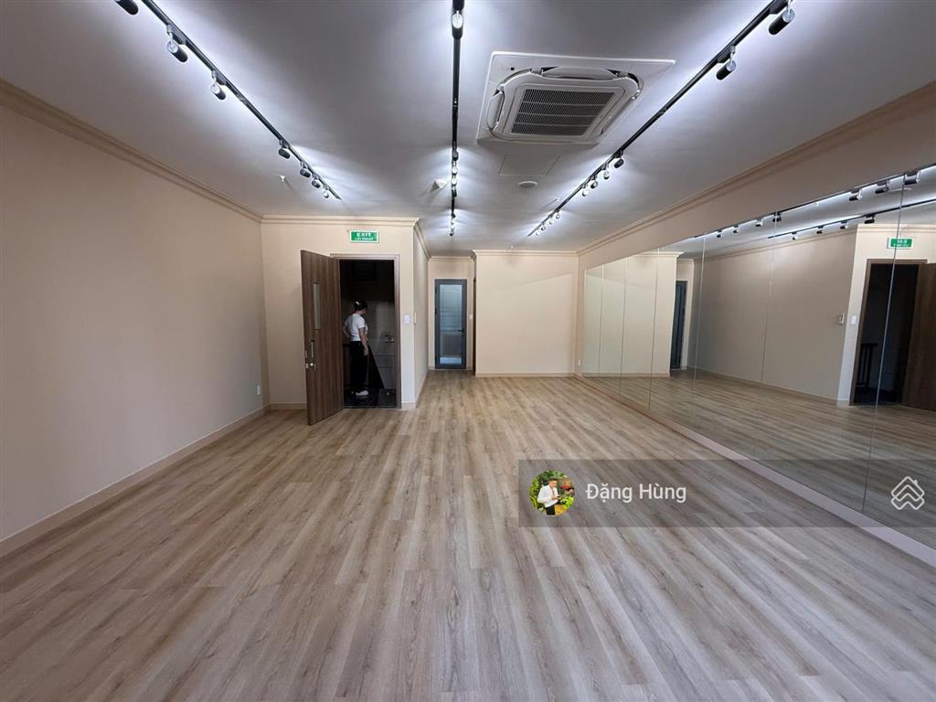 Sàn văn phòng trống suốt + sẵn máy lạnh tại masteri an phú, quận 2 (50m2). giá 15tr/th