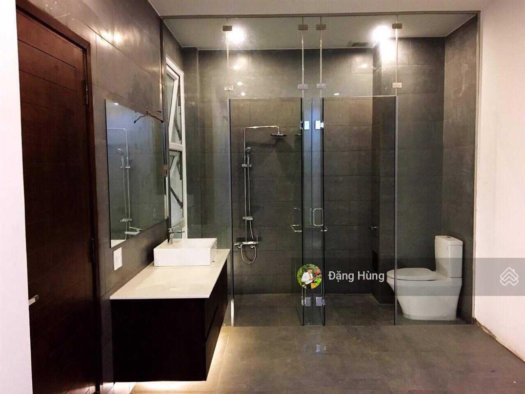Cho thuê nhà khu vực an ninh 10x11m đường trúc đường trệt + lửng + 2 lầu, giá 80 tr/th, bao vat