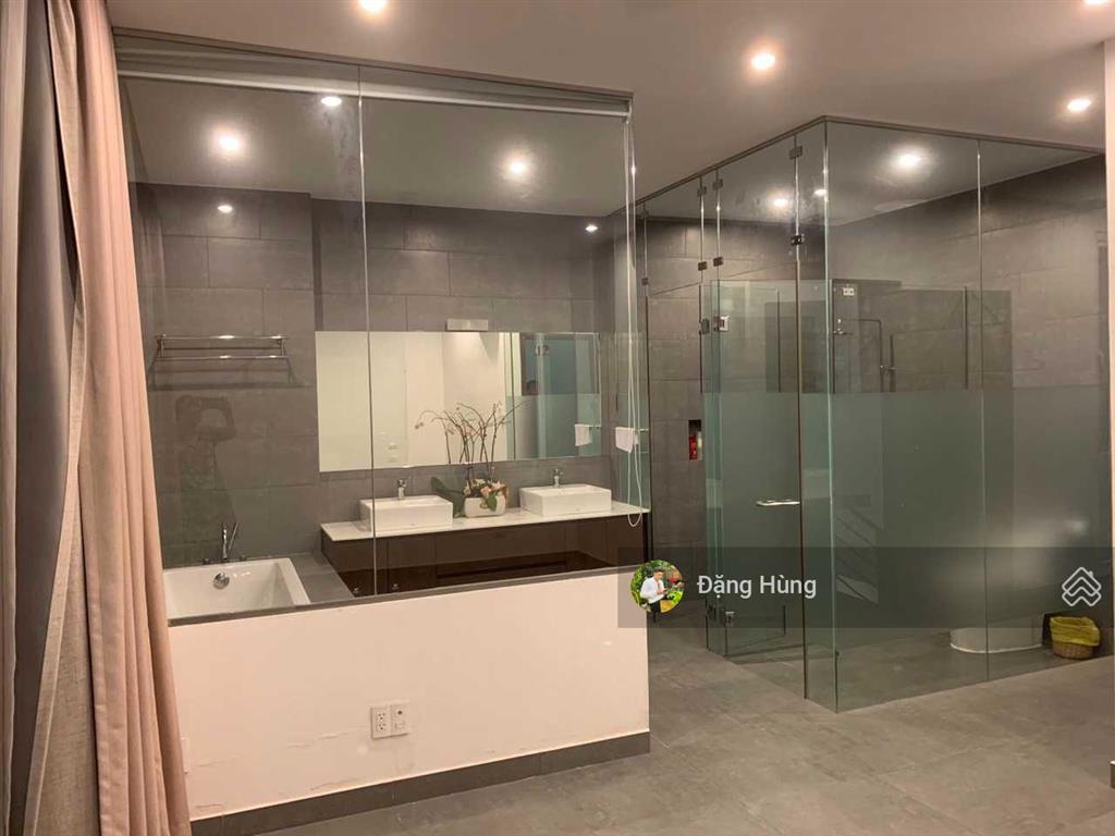 Cho thuê nhà khu vực an ninh 10x11m đường trúc đường trệt + lửng + 2 lầu, giá 80 tr/th, bao vat
