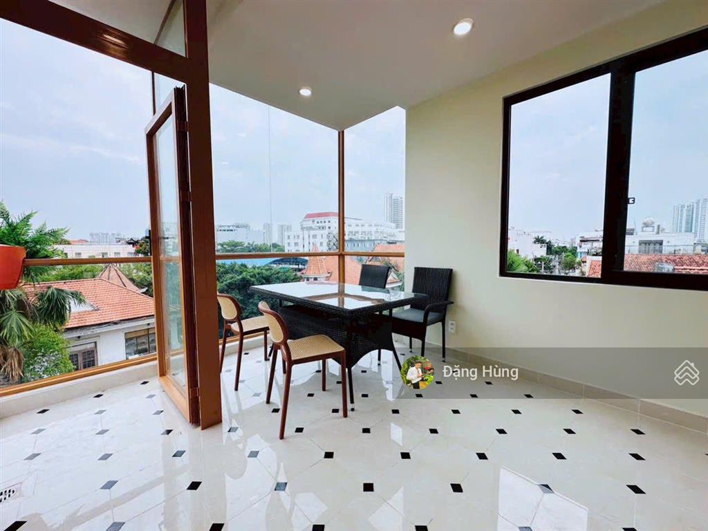 Nguyên căn thảo điền, quận 2  1 trệt 3 lầu, sẵn thang máy (4x18m). giá thuê 63tr/th