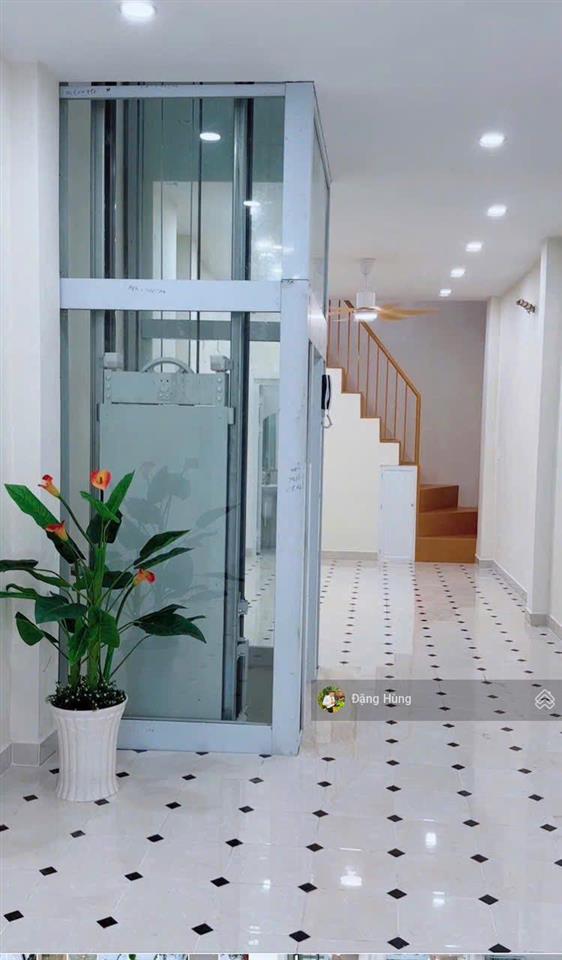Nguyên căn thảo điền, quận 2  1 trệt 3 lầu, sẵn thang máy (4x18m). giá thuê 63tr/th