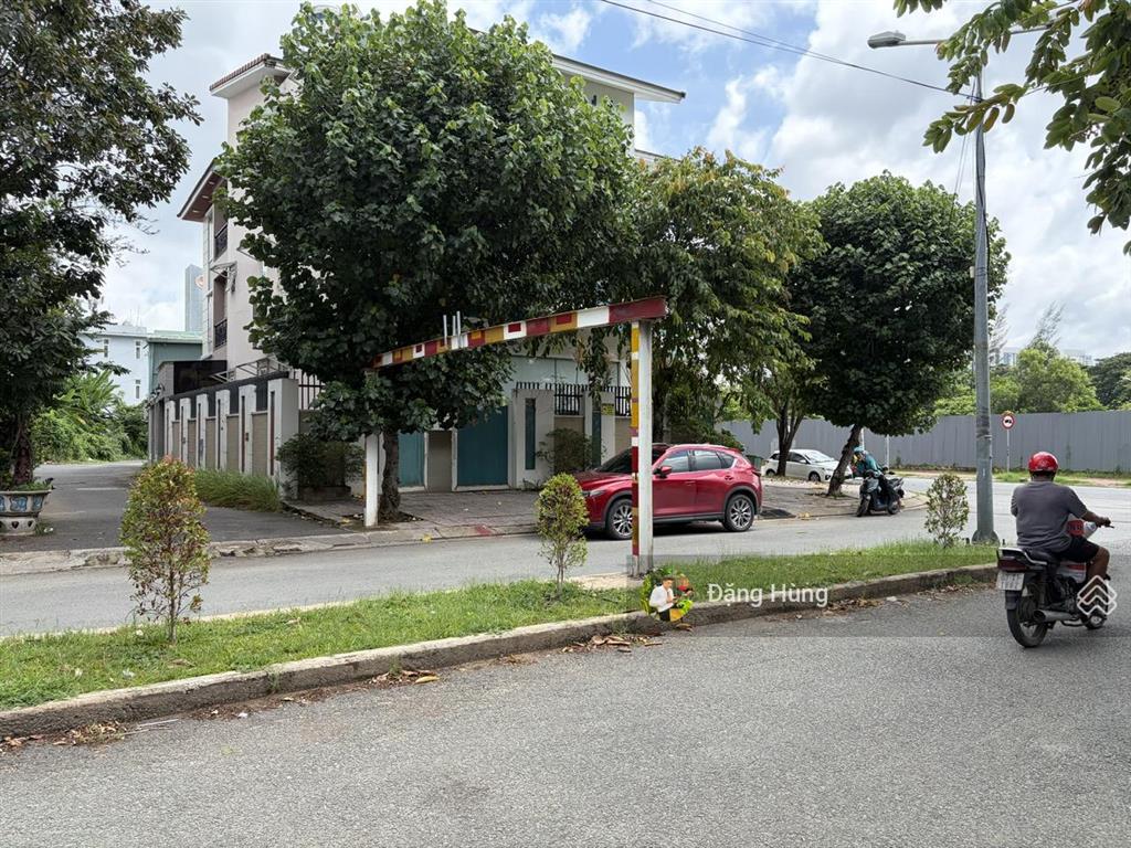 Vị trí góc 2 mặt tiền tòa nhà an phú, quận 2 (13x20m), 3 tầng, sẵn hầm thang máy. giá 110tr/th