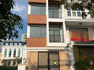 Nguyên căn trương văn bang, tml, q2  1 trệt 3 lầu, 7pn, 7wc. giá 50 triệu/tháng