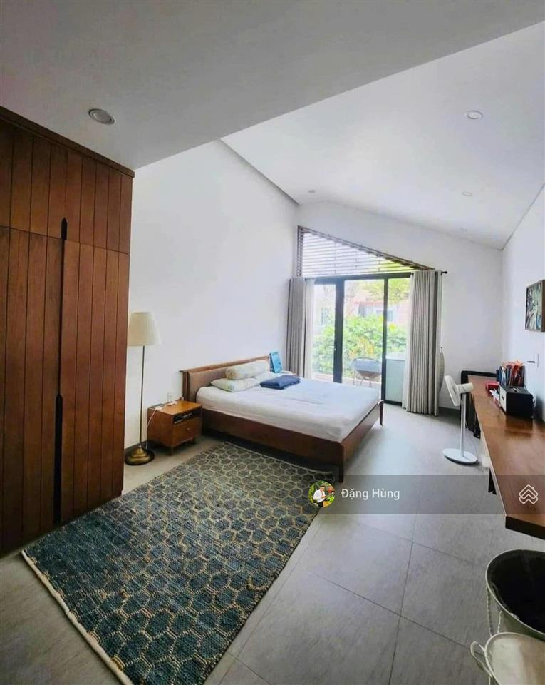 Nhà nguyên căn nguyễn cừ, thảo điền, quận 2  1 trệt 2 lầu, có hồ bơi. giá 70tr/th
