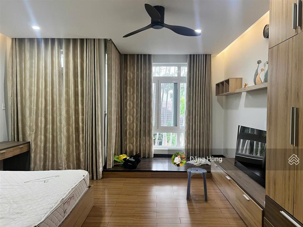 Cho thuê nhà nguyên căn 5x11m  làng báo chí, thảo điền, q2 (1 trệt 3 lầu). giá thuê 37tr/th