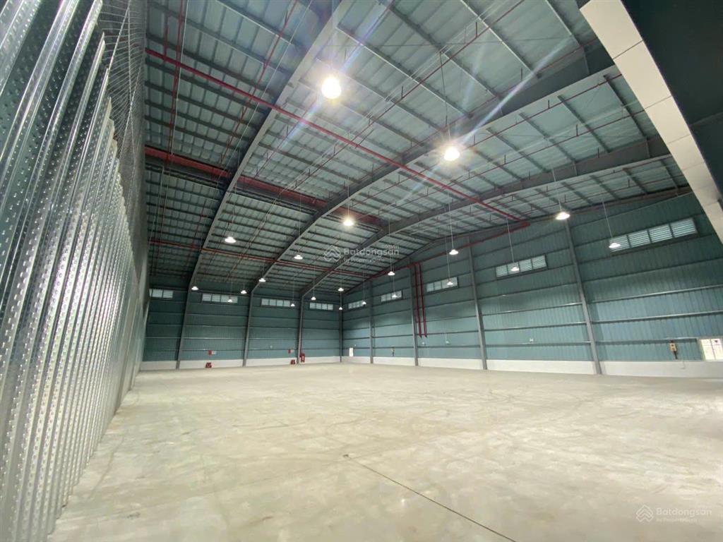 Cho thuê kho xưởng cổ linh long biên. dt 3400m2, mt 45m, có điện 3 fa, pccc đầy đủ 0989 031 ***