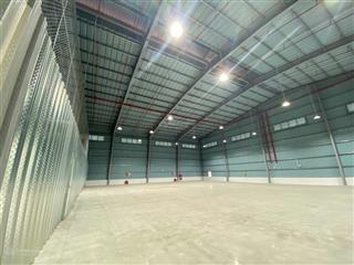 Cho thuê kho xưởng cổ linh long biên. dt 3400m2, mt 45m, có điện 3 fa, pccc đầy đủ 0989 031 ***