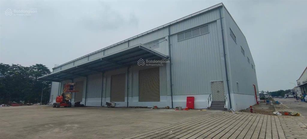 Cho thuê kho xưởng cổ linh long biên. dt 3400m2, mt 45m, có điện 3 fa, pccc đầy đủ 0989 031 ***