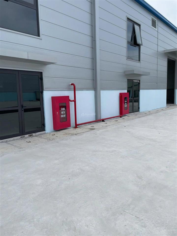 Cho thuê kho, xưởng độc lập xuân mai  chương mỹ  hà nội 3000m2, có 1700m2 nhà xưởng giá rẻ