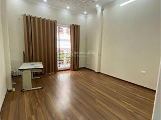 Cho thuê nhà ngõ 421 hoàng quốc việt 50m2, 4 tầng nhà đẹp giá 19tr/th 0989 031 ***