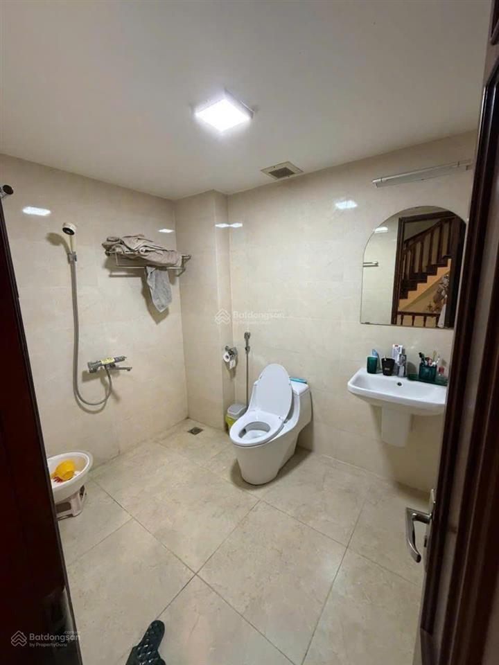 Chính chủ cho thuê nhà ngõ 80 trung kính, yên hòa,cầu giấy, hà nội 85m2,5 tầng ngõ oto đỗ cửa