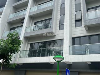 Cho thuê liền kề ngõ 67 phùng khoang 60m2, 5 tầng thông sàn nhà đẹp giá 17tr/tháng 0989 031 ***