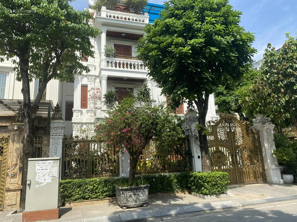 Chính chủ cho thuê biệt thự trung văn vinaconex 3 diện tích 200m2, mt 12m 4 tầng nhà đẹp làm vp