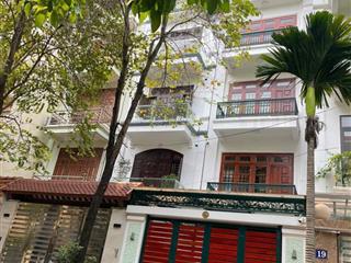 Cho thuê nhà nguyên căn, nhà riêng tại phố pháo đài láng,50m2, mt4m,sẵn 4 tầng giá chỉ 20tr/tháng
