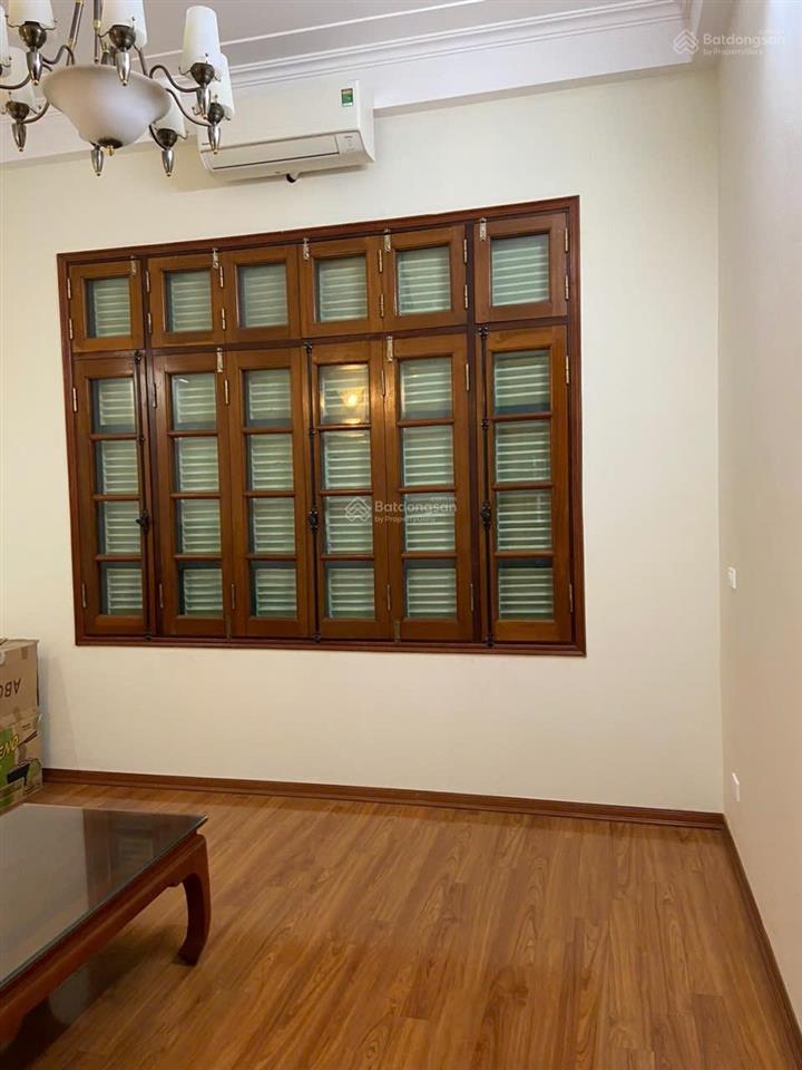 Cho thuê nhà ngõ nghĩa đô, 19tr/tháng 50m2,5 tầng mỗi tầng chia 2 phòng nhà đẹp 0989 031 ***