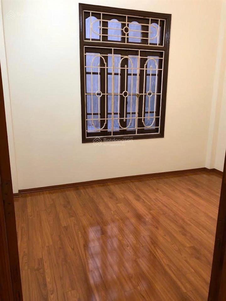 Cho thuê nhà ngõ nghĩa đô, 19tr/tháng 50m2,5 tầng mỗi tầng chia 2 phòng nhà đẹp 0989 031 ***