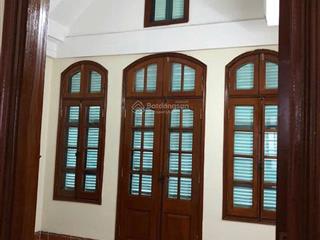 Cho thuê nhà 20tr/tháng thiên hiền, diện tích là 60m2, mt4m, 5 tầng nhà đẹp 0989 031 ***