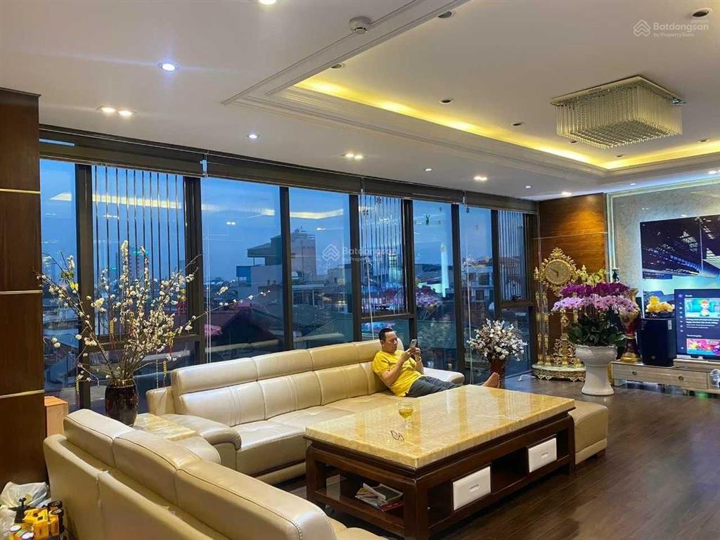 Cho thuê 45tr/tháng biệt thự mễ trì hạ,nam từ liêm, 220m2, xây dựng 110m2, mặt tiền 15m, 4 tầng đẹp