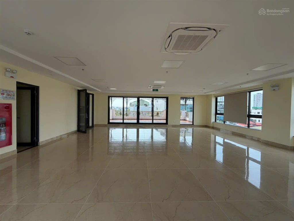 Cho thuê nhà 105tr/tháng ngay nam trung yên, cầu giấy. dt 100m2, 7 tầng, 1 hầm thông sàn thang máy