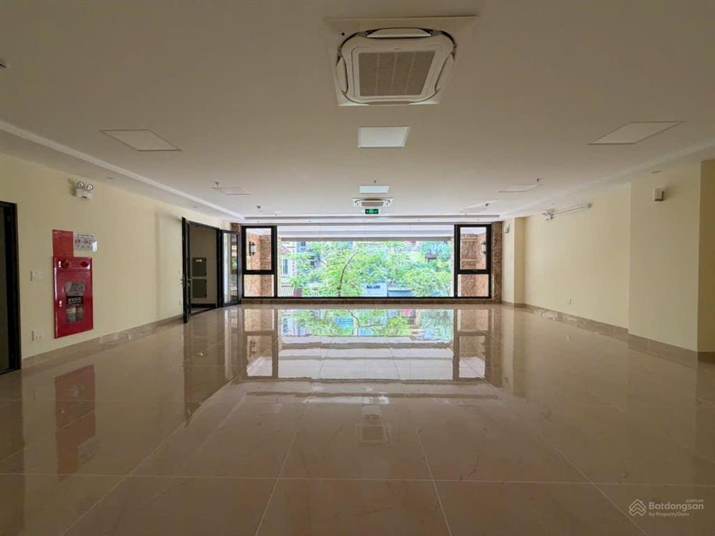 Cho thuê nhà 105tr/tháng ngay nam trung yên, cầu giấy. dt 100m2, 7 tầng, 1 hầm thông sàn thang máy