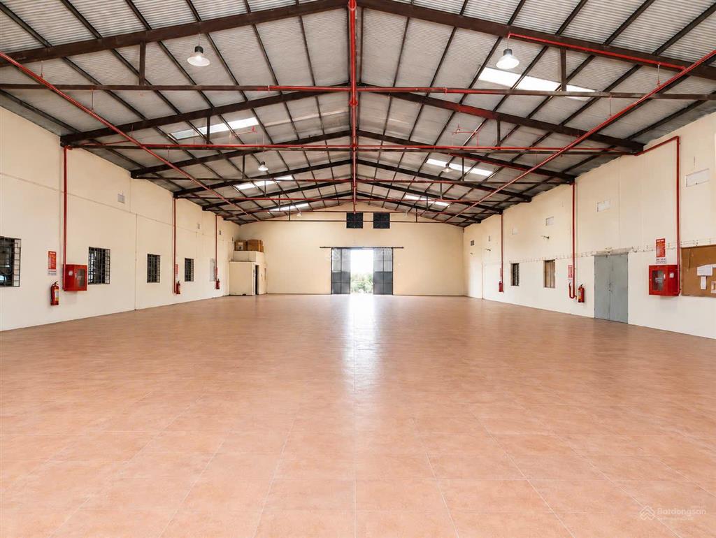 Cho thuê kho chỉ 80nghìn/m2 đại lộ thăng long, 1100m2, kho cao 6m có trạm điện  0989 031 ***