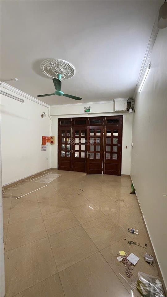 Cho thuê nhà 28tr ngõ 285 khuất duy tiến,thanh xuân 70m2,5 tầng 1 tum nhà đẹp làm văn phòng công ty
