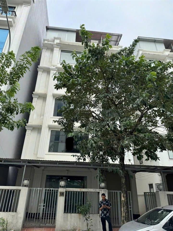 Cần cho liền kề nguyễn thị thập, 85m2, mt 7m, 6 tầng thang máy nhà đẹp giá 50tr/th 0989 031 ***